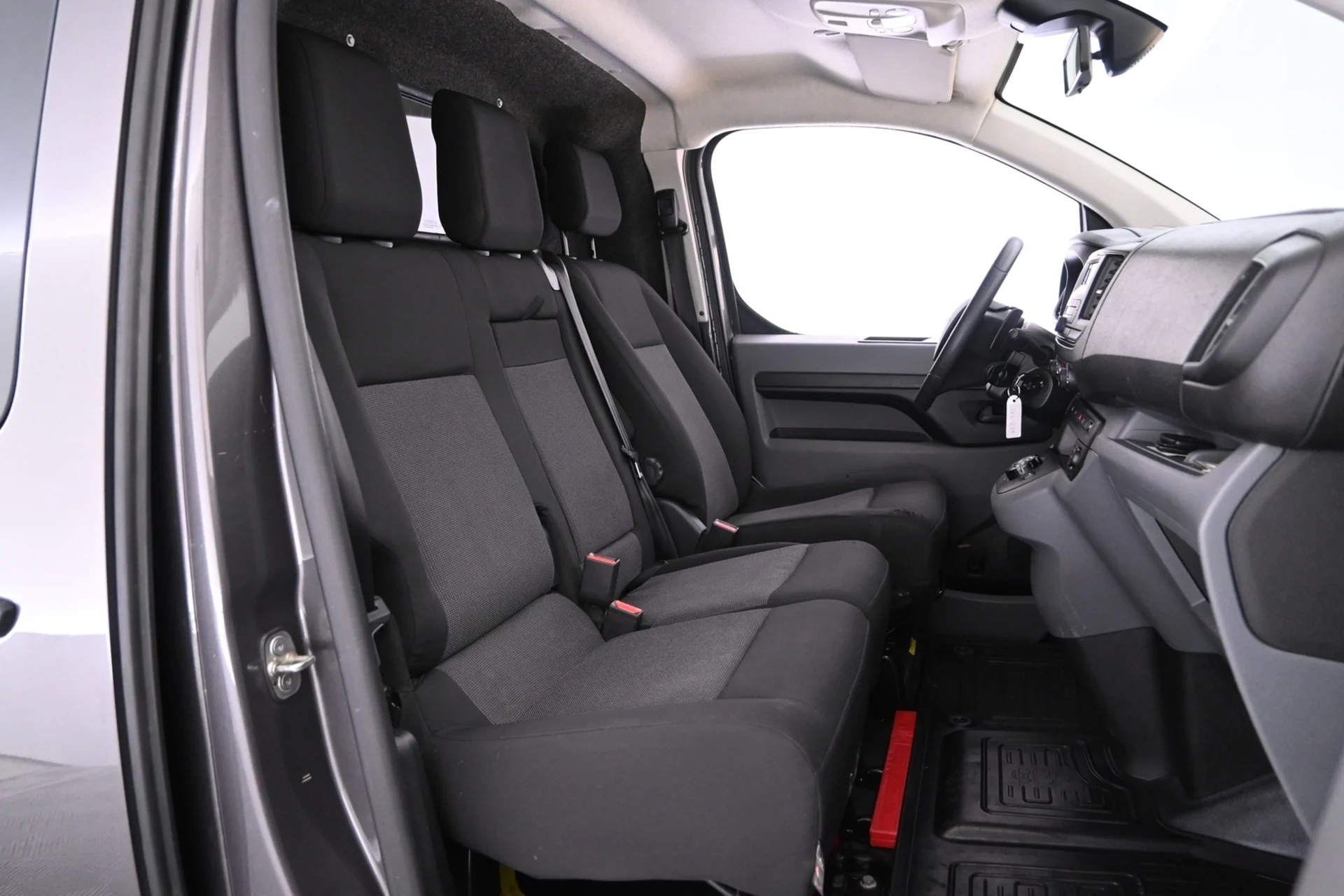 Car Image - 54n9neDxX7Dd7JbydJZxhR