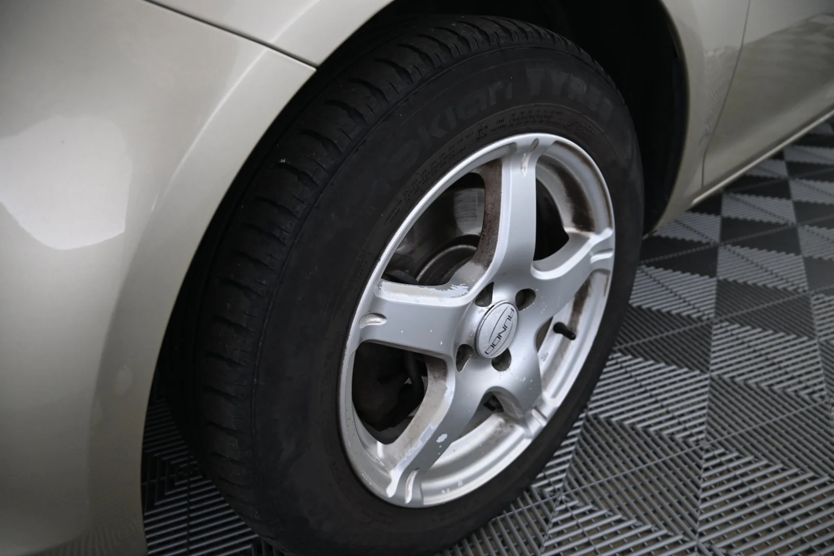 Car Image - 77W4pgDR2QLk4tqT1Q7qpv