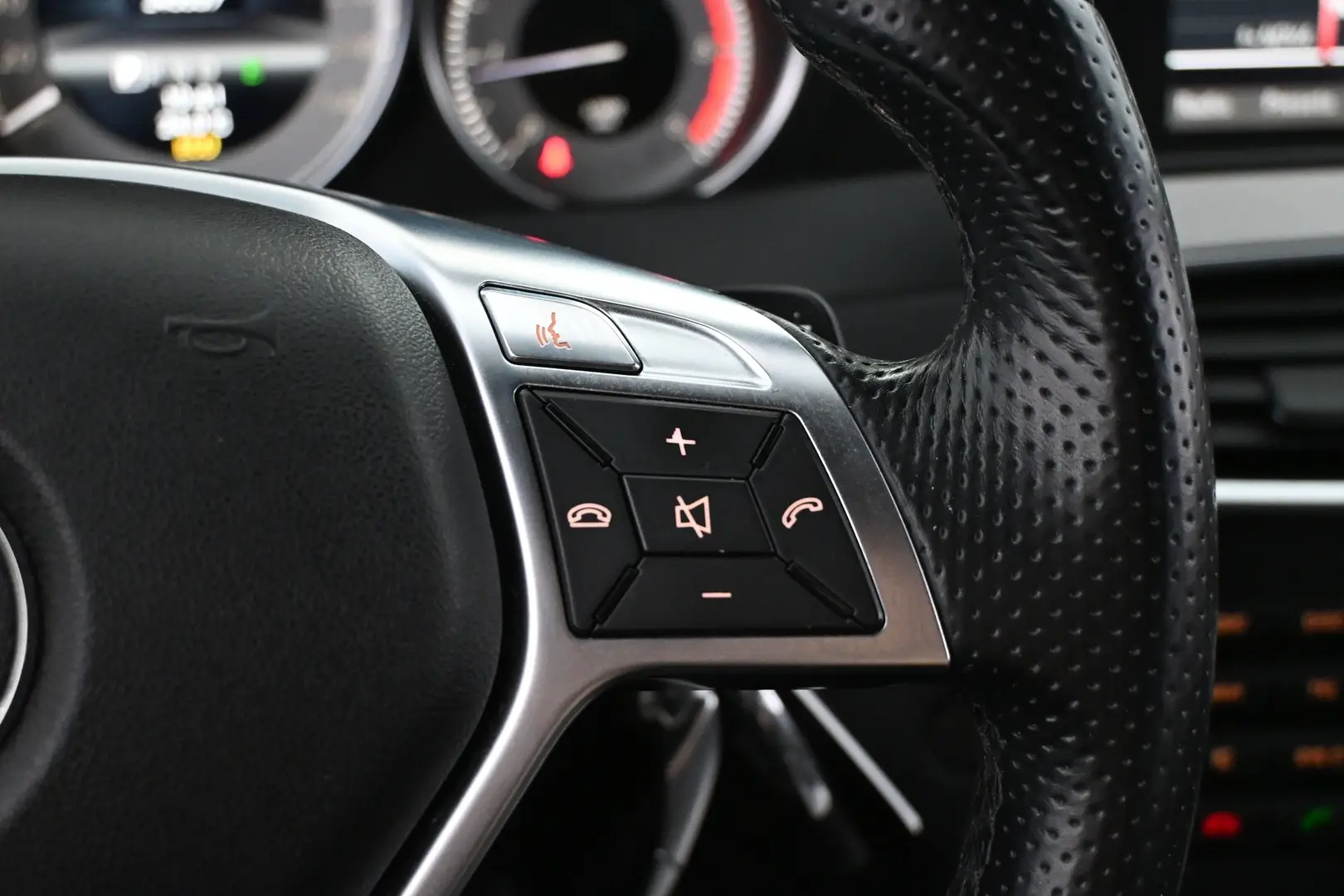 Car Image - 4wn4UNkQovGKzt0R9hqdDf