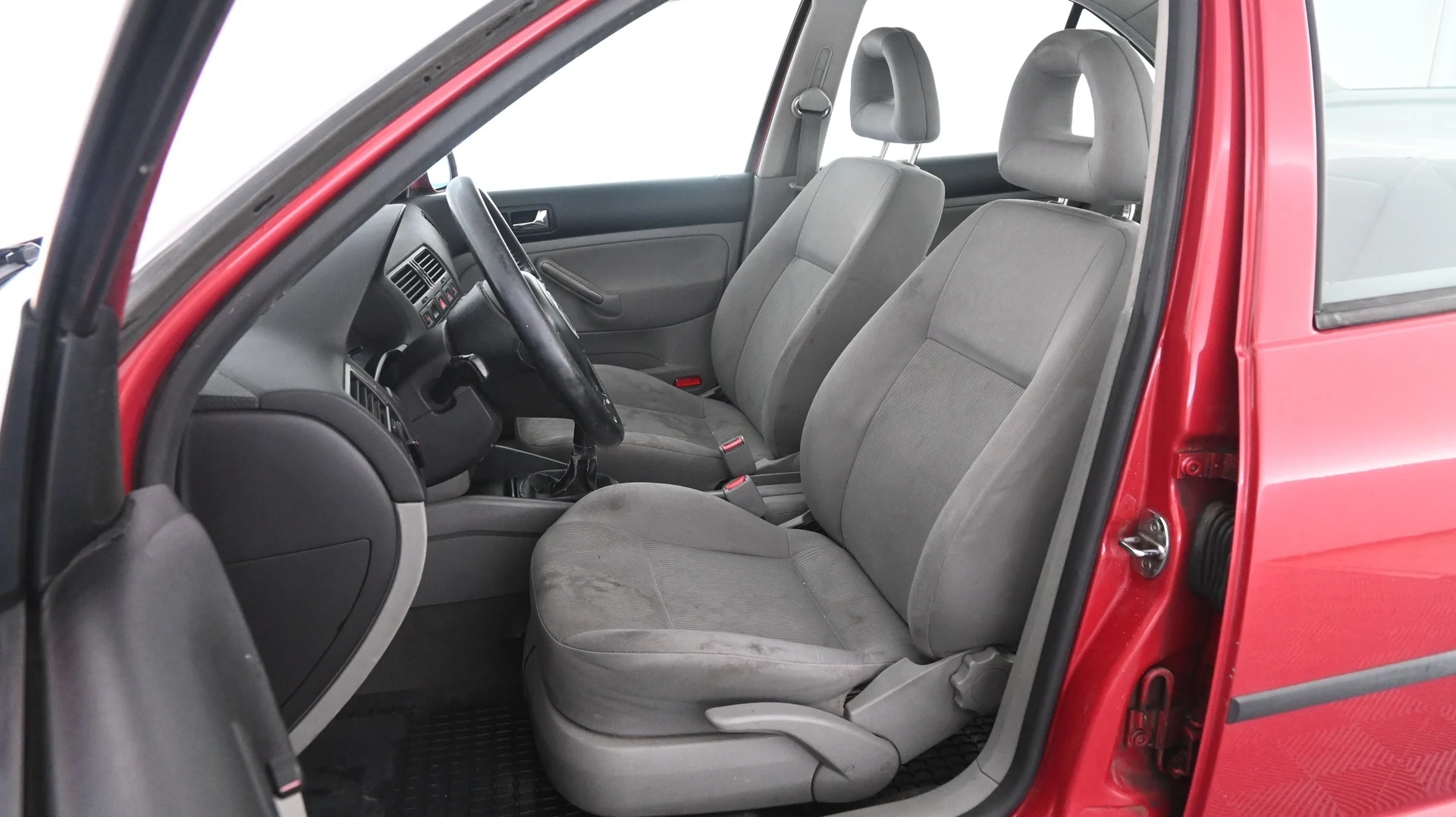 Car Image - 17iS8os97AVKKwnXeMM73D