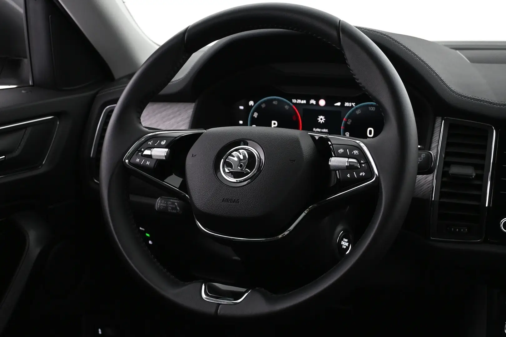 Car Image - 3LAWRwdhqbfCFBoOXEwq5b