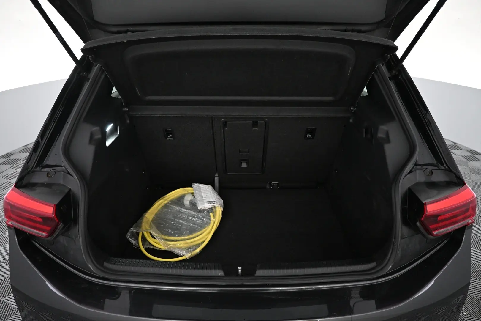 Car Image - 4L6WGZ1tkTPmdvB71VNZNh