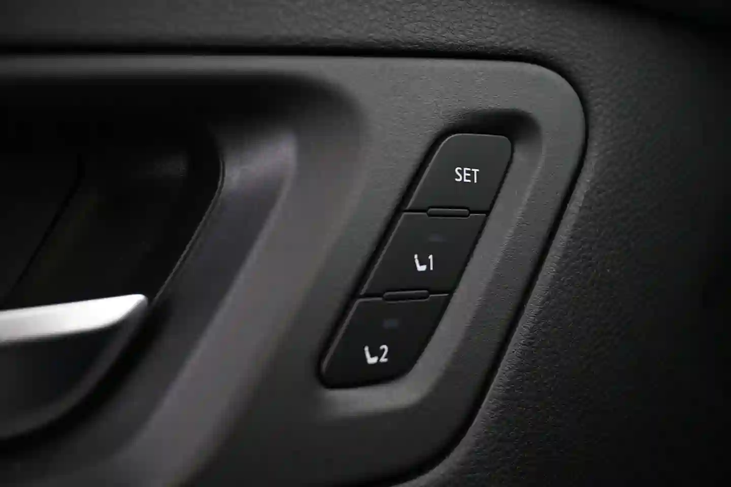Car Image - 4XPUyfDrmDGE9kZs7WzH6S