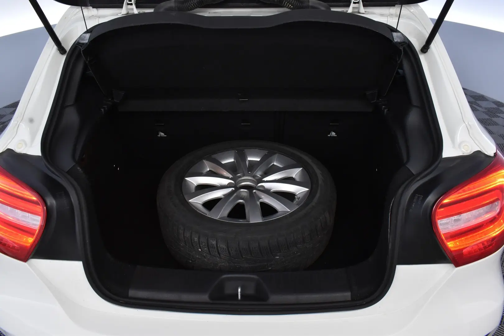 Car Image - 5mWBwxLvBokE5qA2UmRNis