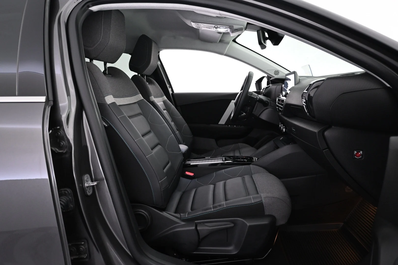 Car Image - aeY7CbHuvW5eIdAoPk4wr