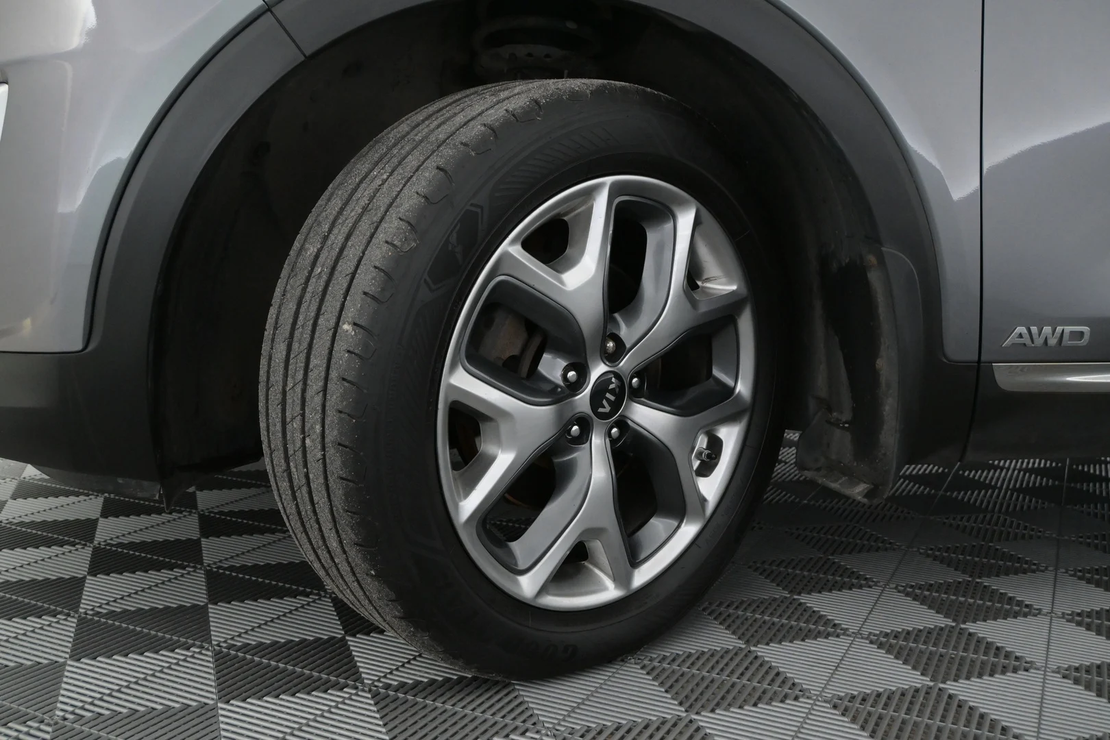 Car Image - 1J4WAiJMBYRmWknlWVXm0p