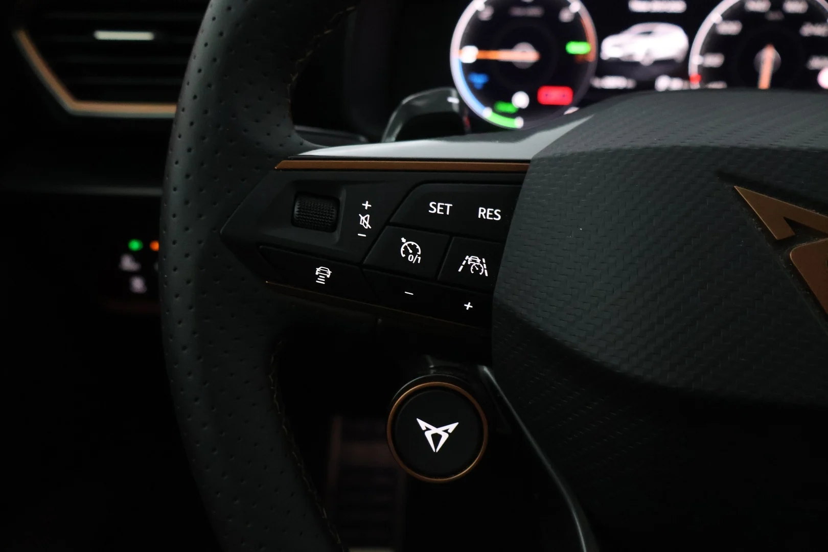 Car Image - 705TvCJeQ2FSGwpFYMyTDa