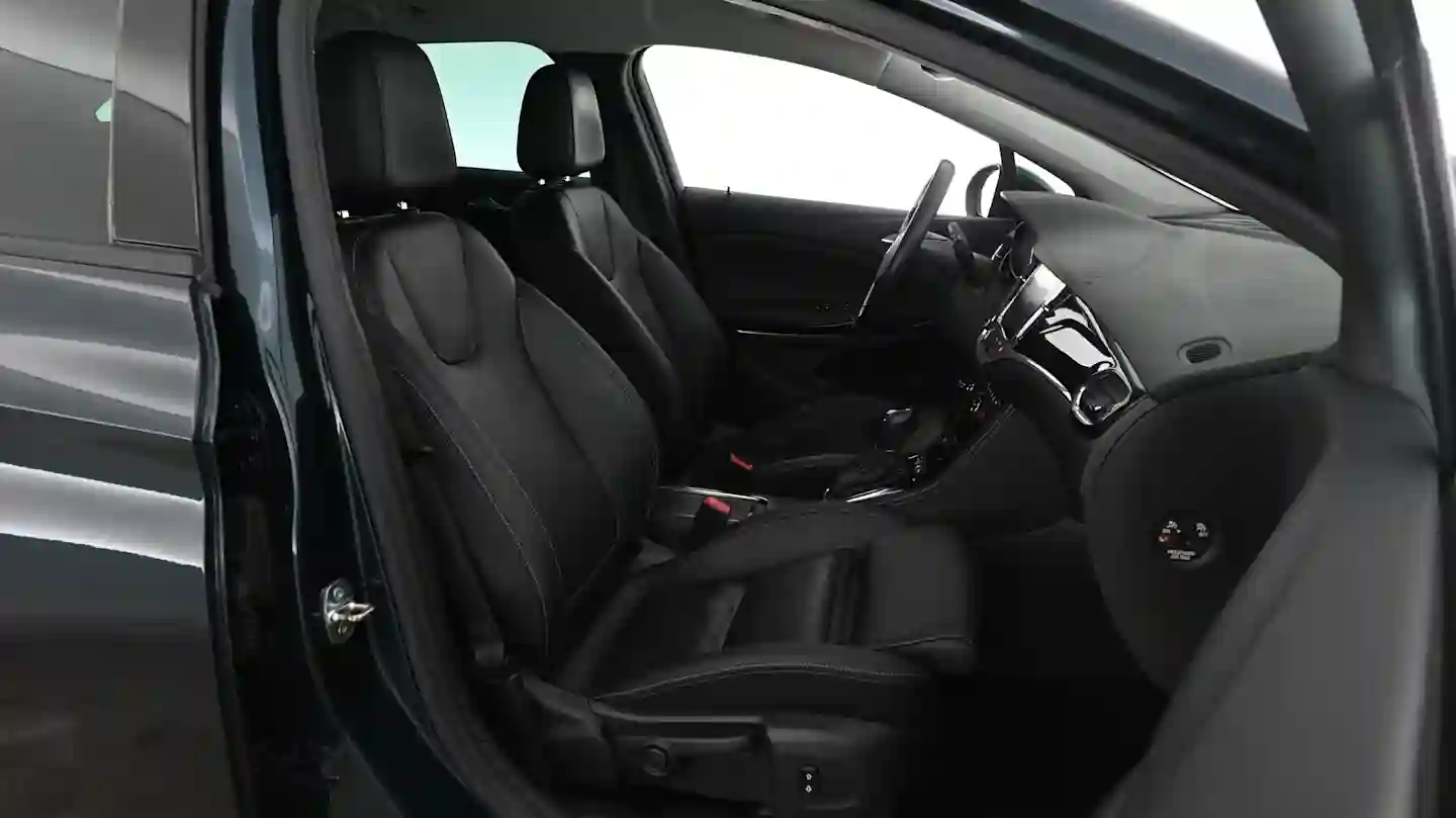 Car Image - 7w1HkwvMwyK6uYMGt5WtCa