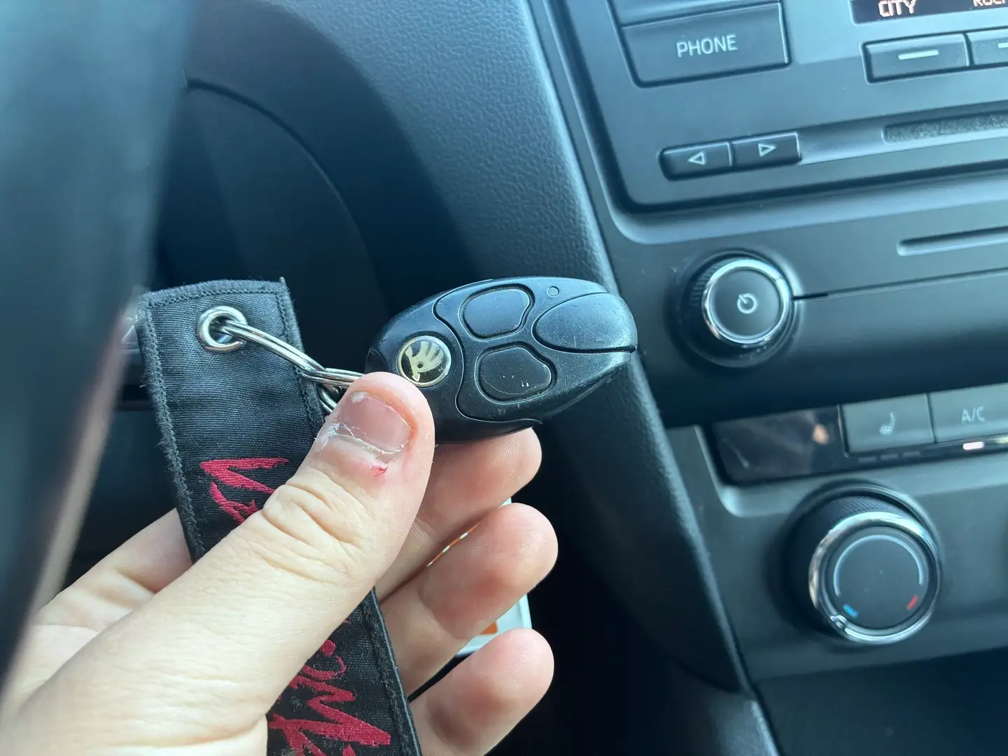 Car Image - 5ArKUb0eBEtdTCjbCAXT1l