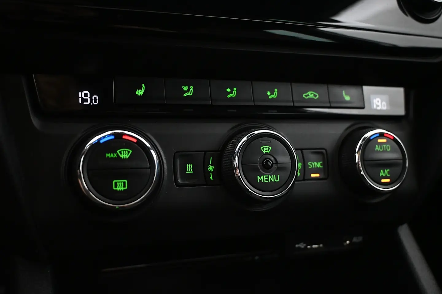 Car Image - 5n3nk1eejt6btCBB6OgML7