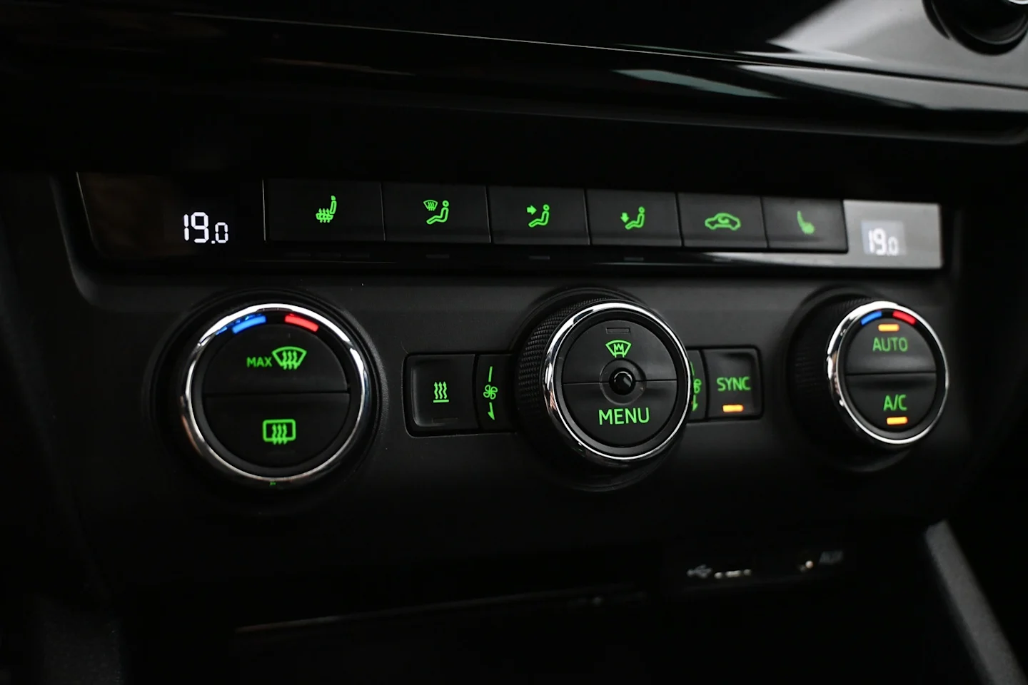 Car Image - 5n3nk1eejt6btCBB6OgML7
