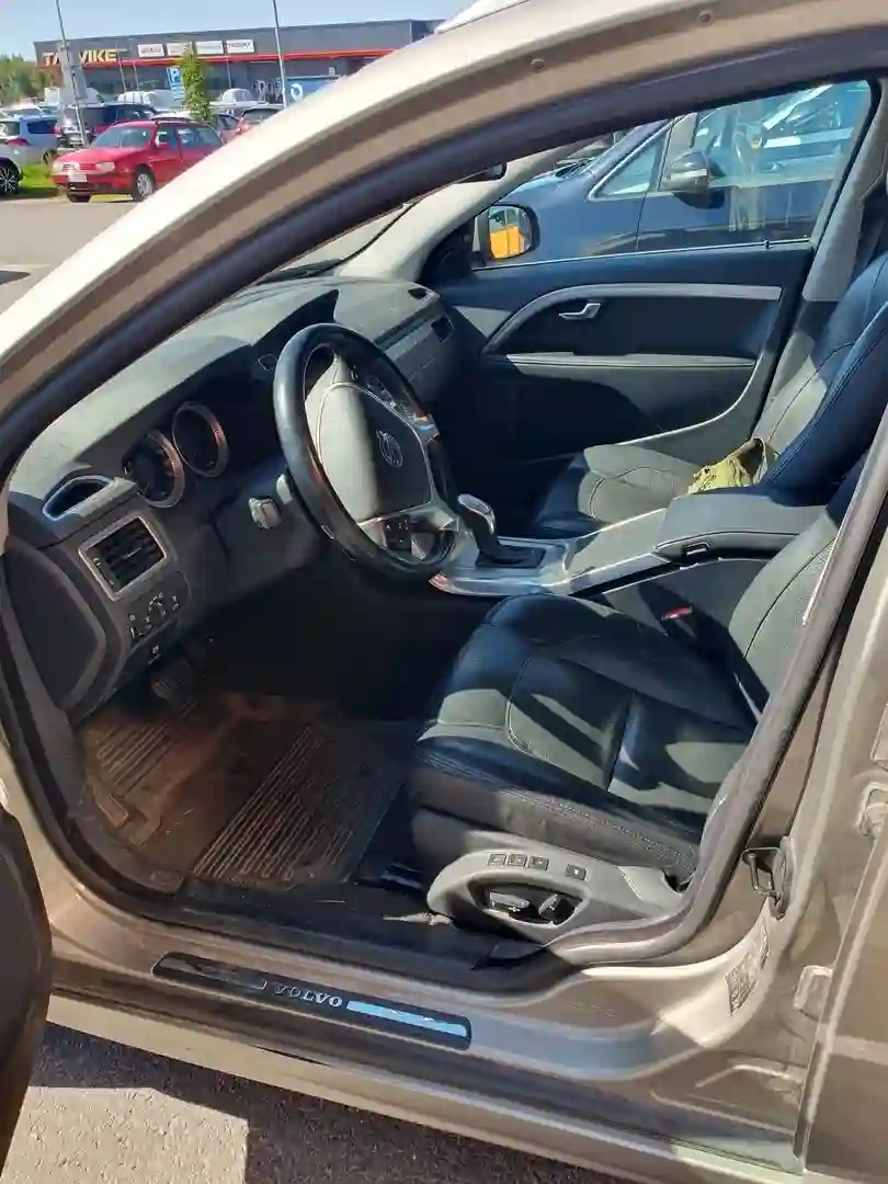 Car Image - 5R1xvDqNcLpxQ9Qka1cVHn