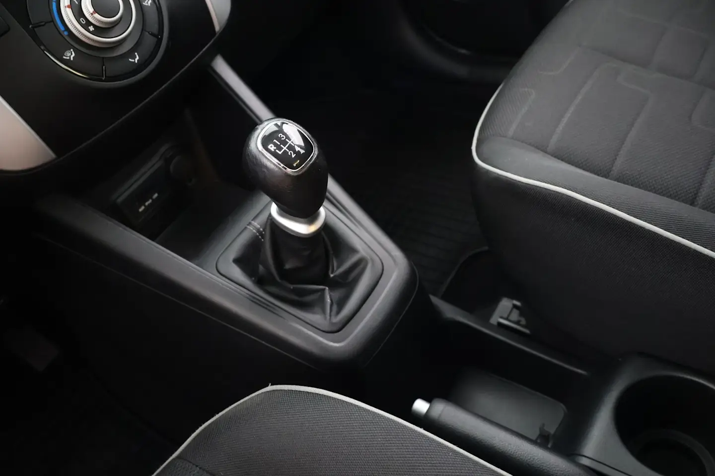 Car Image - 1islz1qKyvpwTnORVSkZ7I