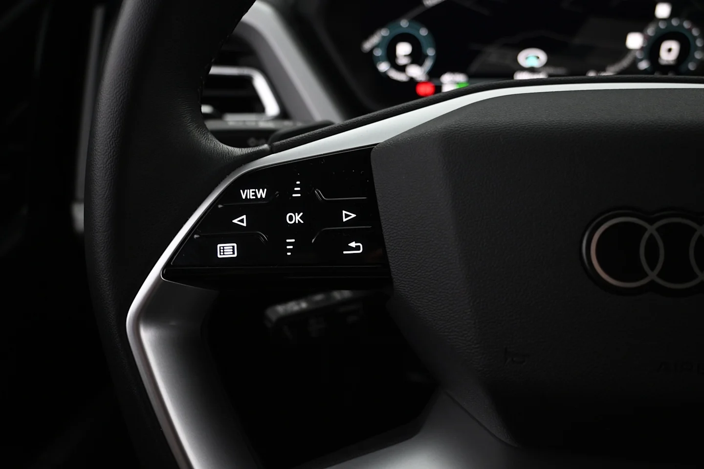 Car Image - PSUqrtPOkip80hH2xefmo