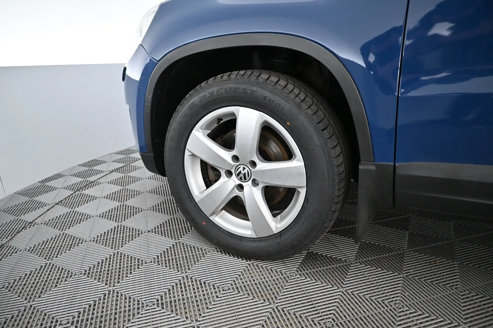 Car Image - 6TrG6ORZfoO1hi8wFGJzmf