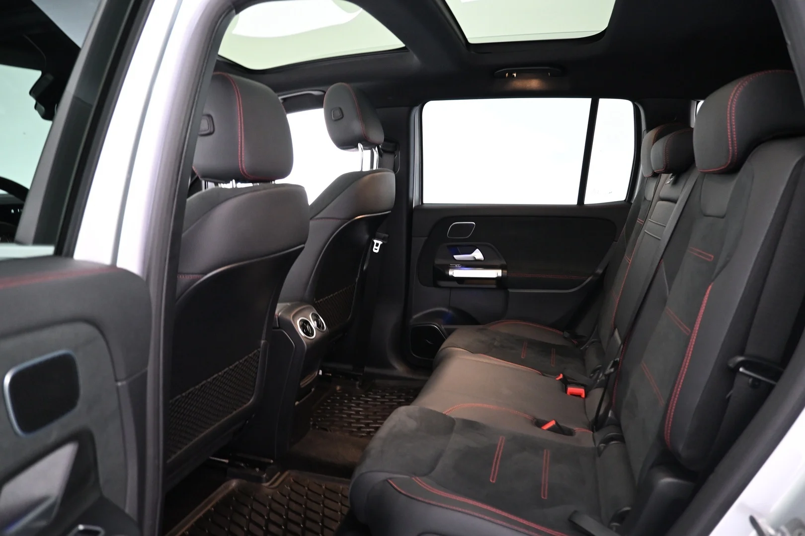 Car Image - 2mYRqtF54DlL6JGIc69FVJ
