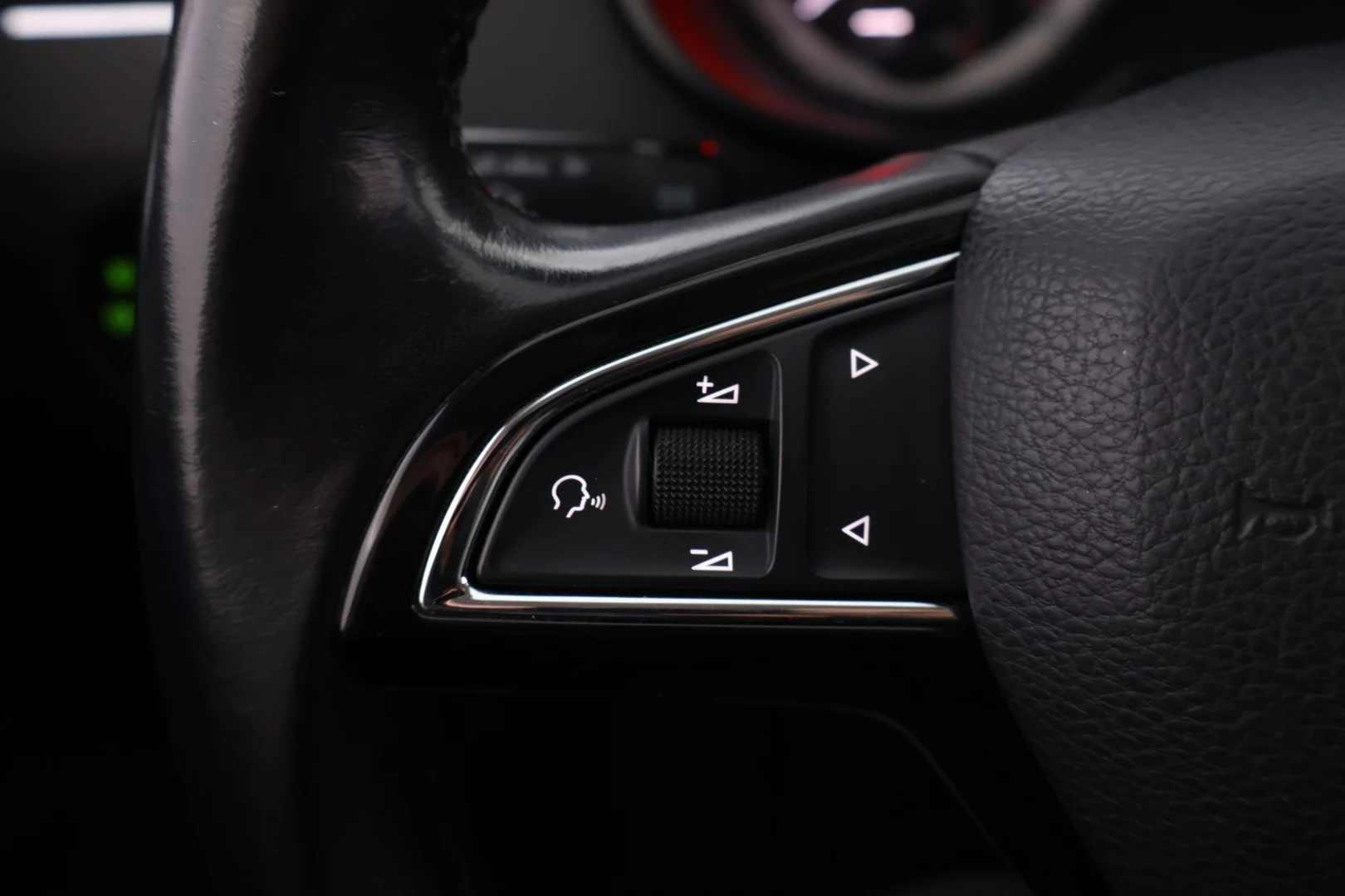 Car Image - 3dkMxoSwl1GNfjNGAokHif