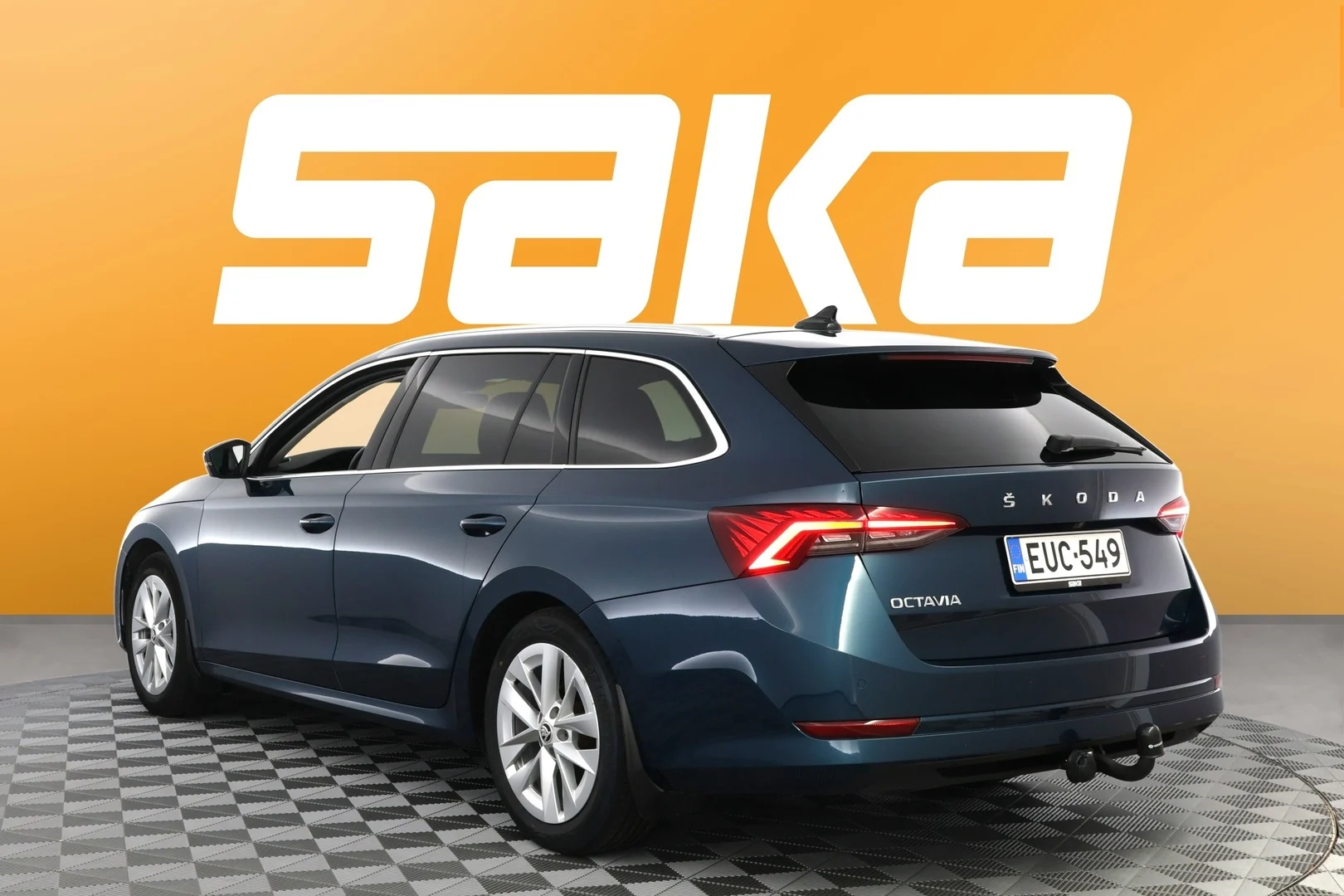 Car Image - 3quGSsFFB9dXdDe9BsKdcb