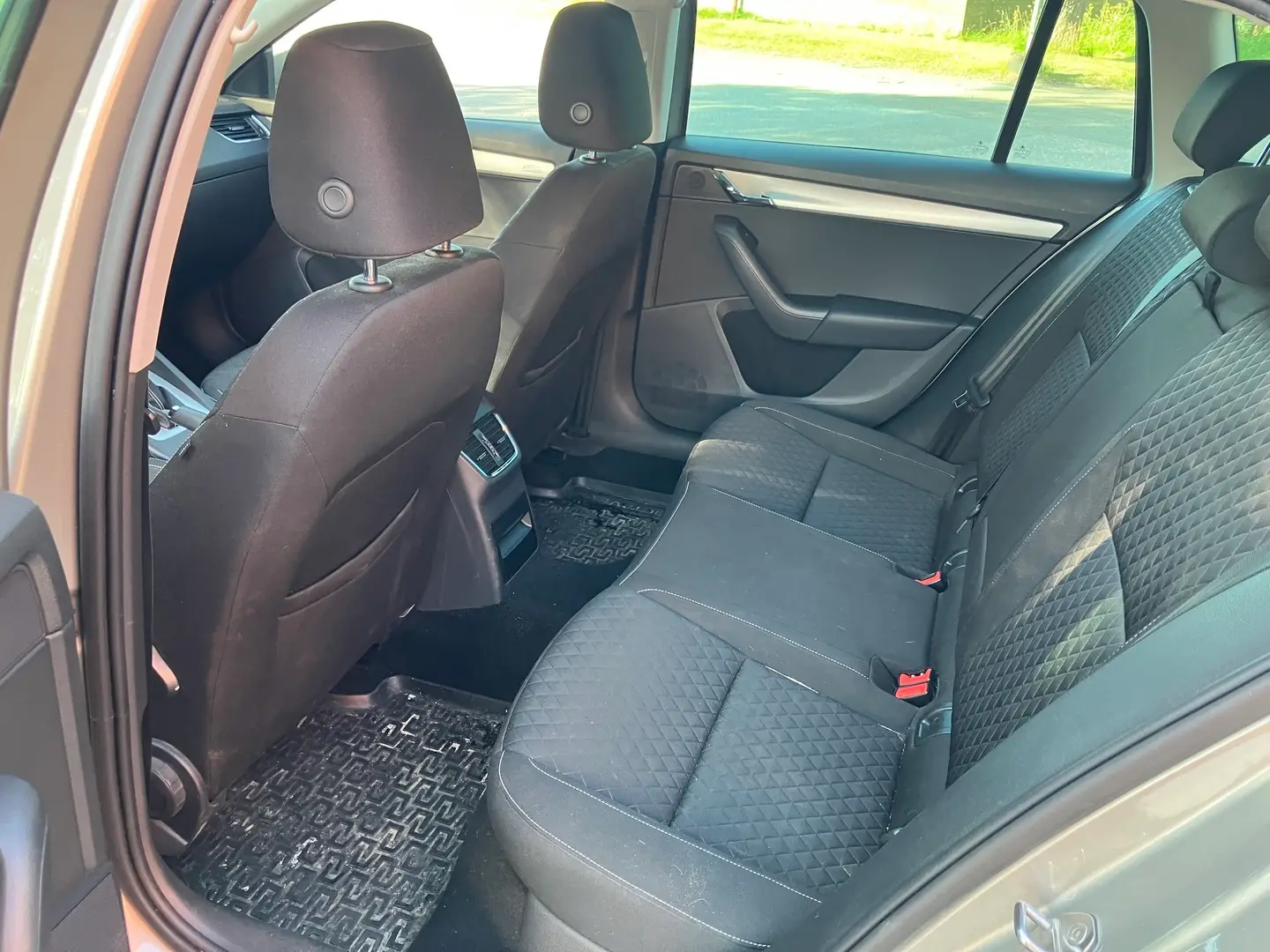 Car Image - RrTbnJTyGiJWuDWKzcvYz