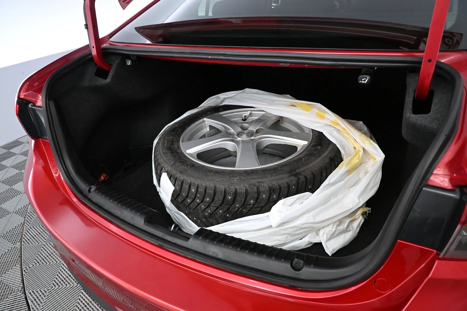 Car Image - 52M395OBYGDSlN1hA2drIx