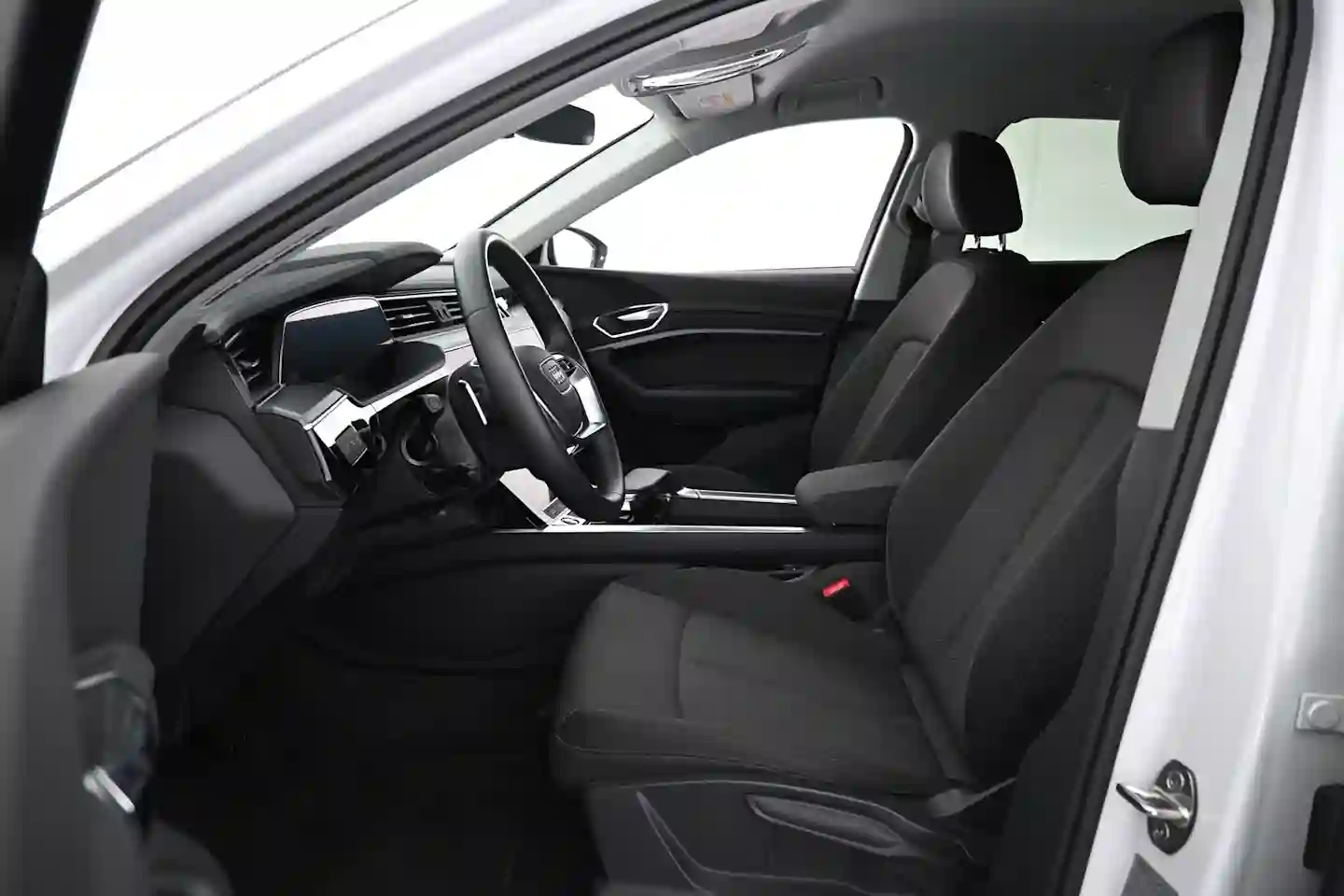 Car Image - 0cIK9AyctBKVLUmVHoLGu