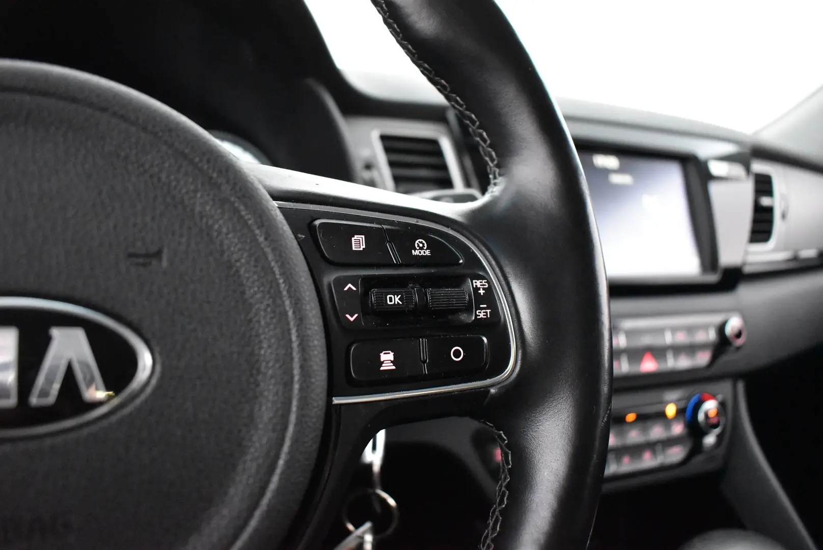 Car Image - 1Eif5s4d5EluTQso3DYCQH