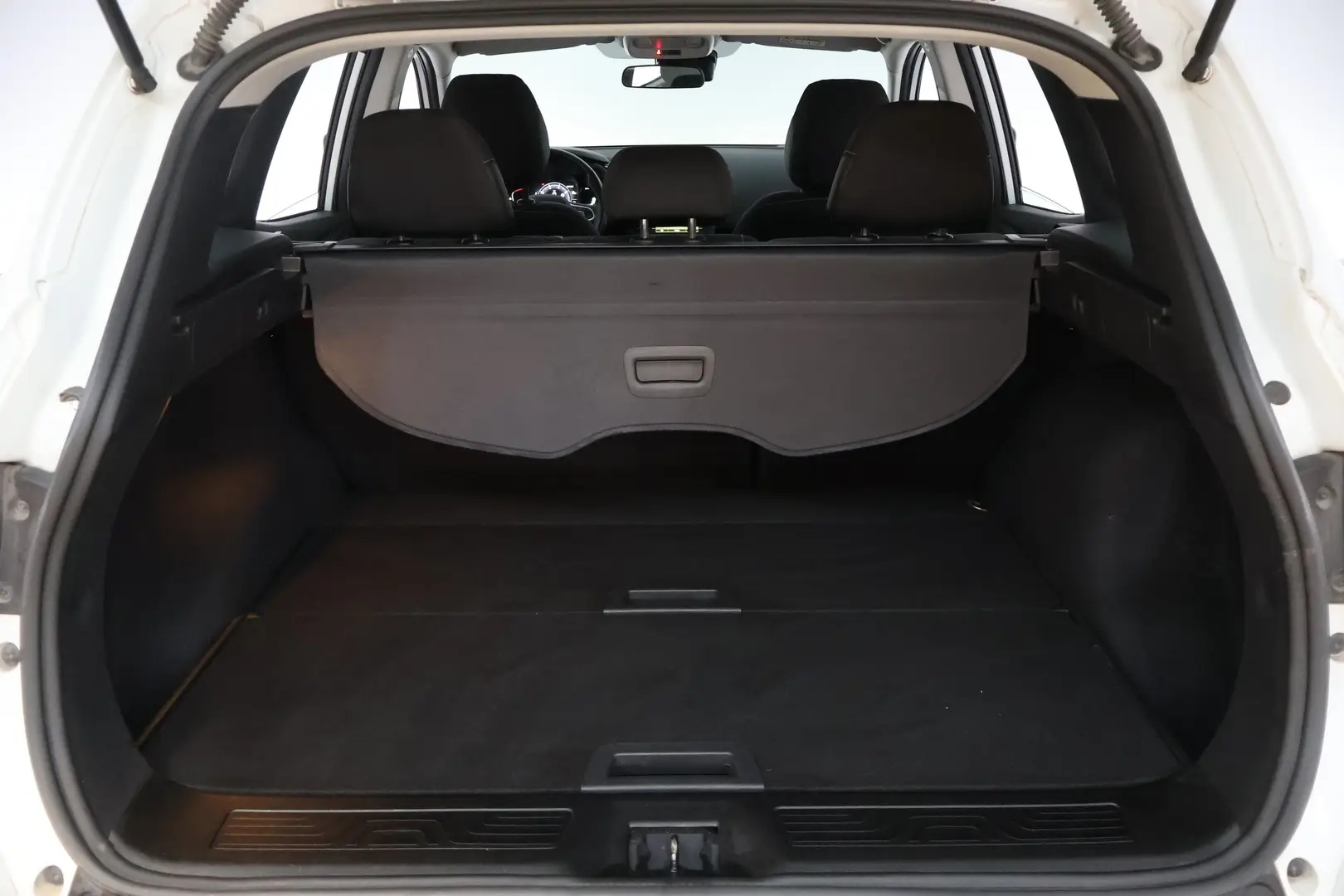 Car Image - 6WdENnbWxJSa7XJcKftcBg