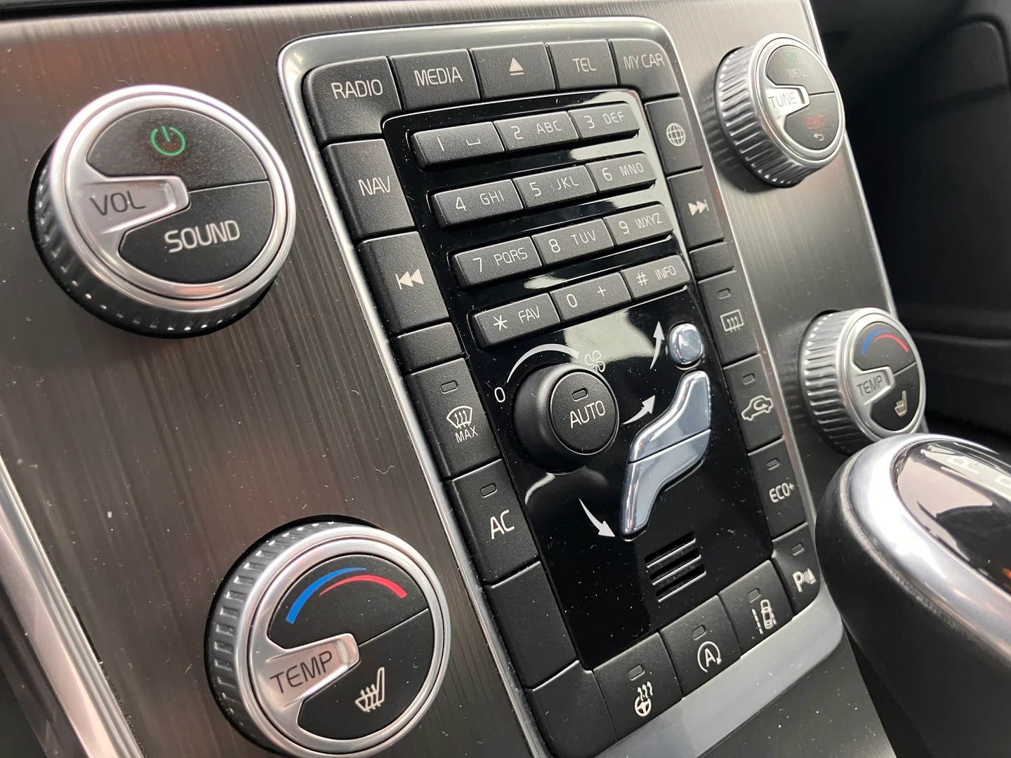 Car Image - 1AH8sVUOaU4owMWnRbxmrd