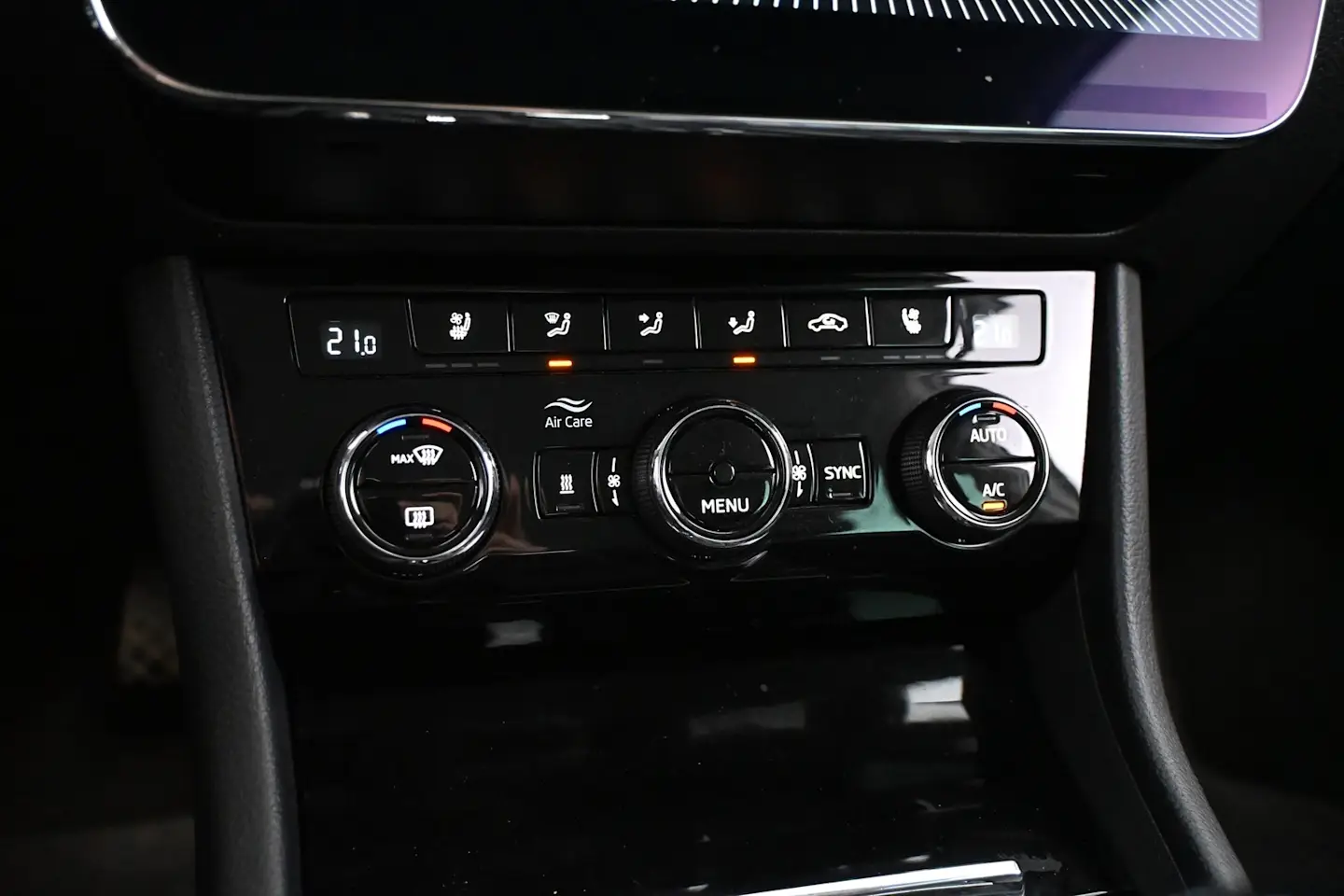 Car Image - 3t1loH9DVwnJhiaGlrKO5c