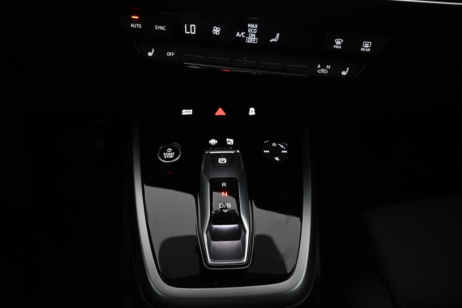 Car Image - 3UO44sRIgFgxoW75qINRdm