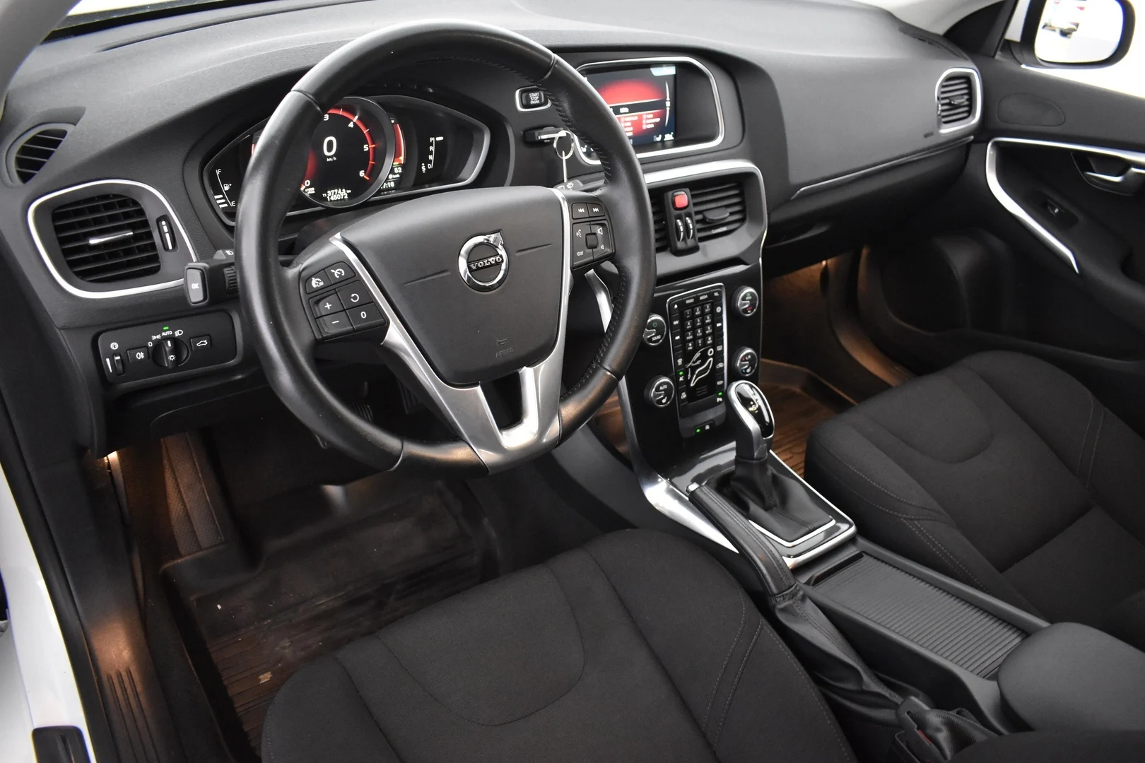 Car Image - WW41sonK7AyPEOYvI2Roj