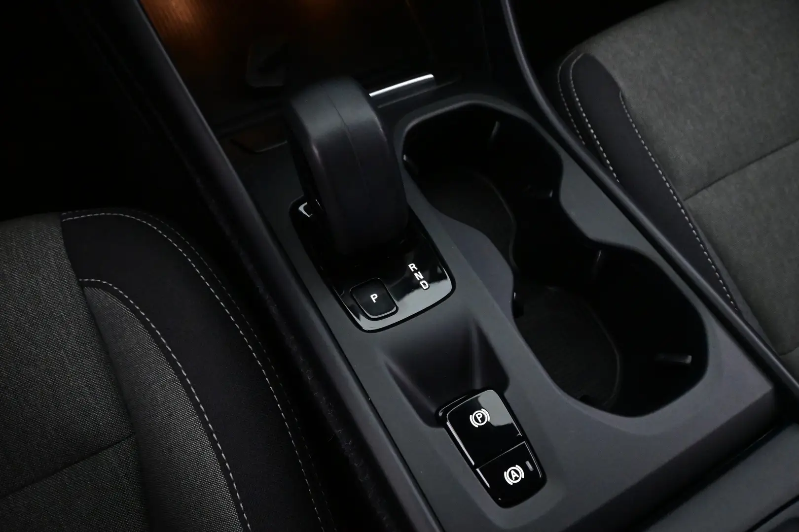 Car Image - KH1re8yu03QPWkfLW8P14