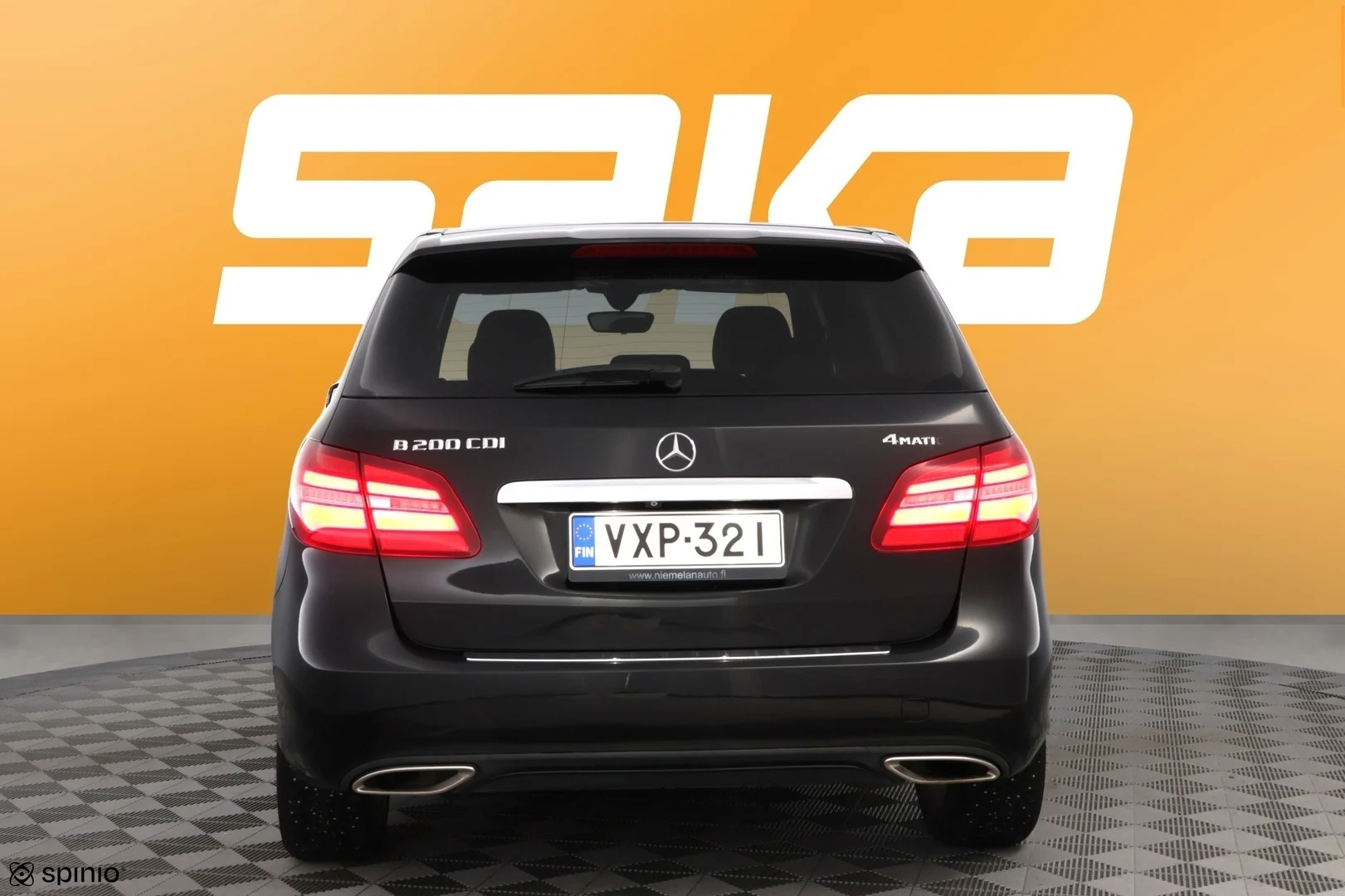 Car Image - vM1Cya0m979Ym4Qgnp8Tx