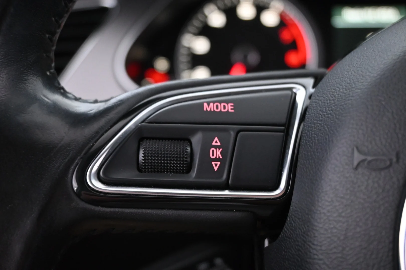 Car Image - 6NqHL4N51Ri5IJFAL33dp7