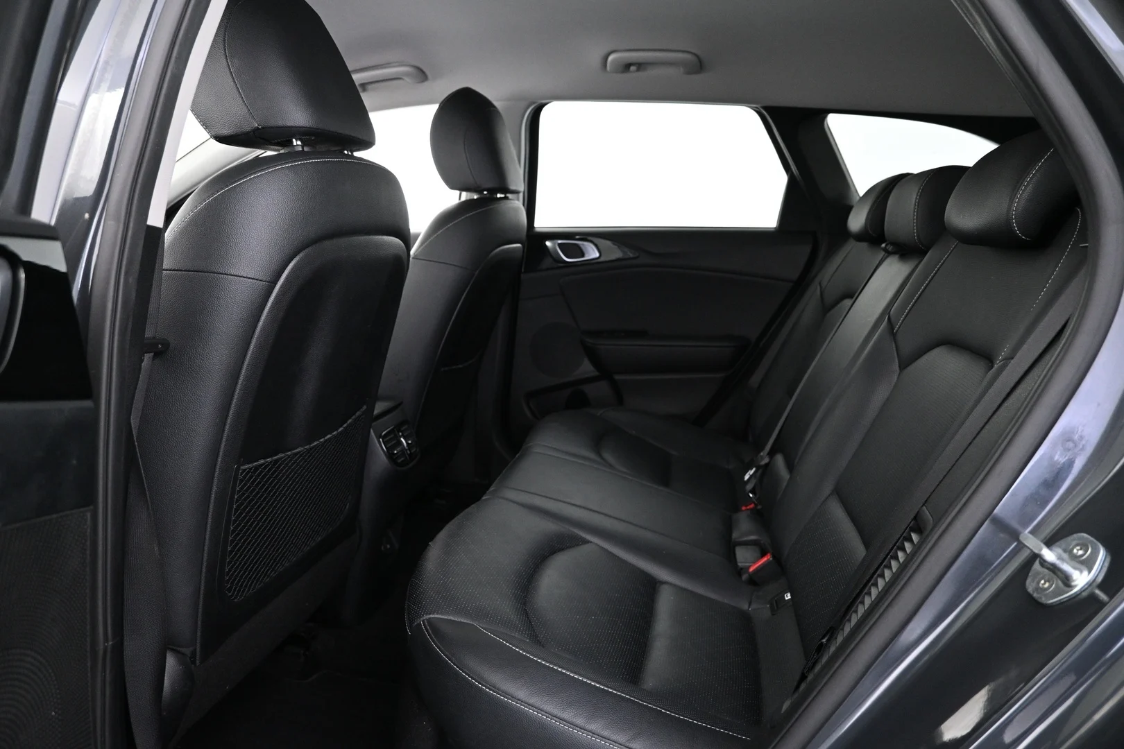 Car Image - 60d5cS7XGvJtjFBf87bi9Q