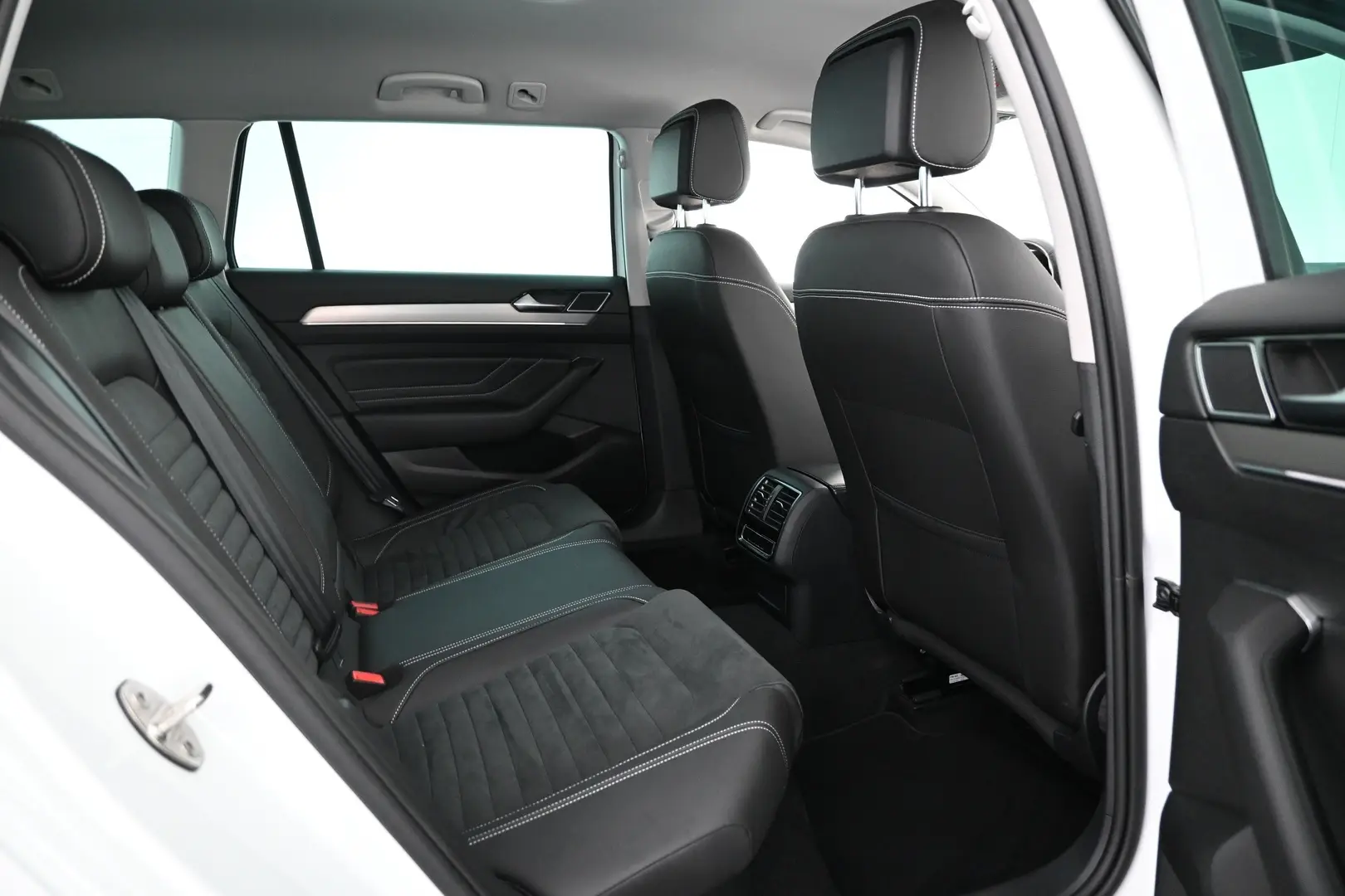 Car Image - 7qKM8SmkIEpFWAbqzRMux7