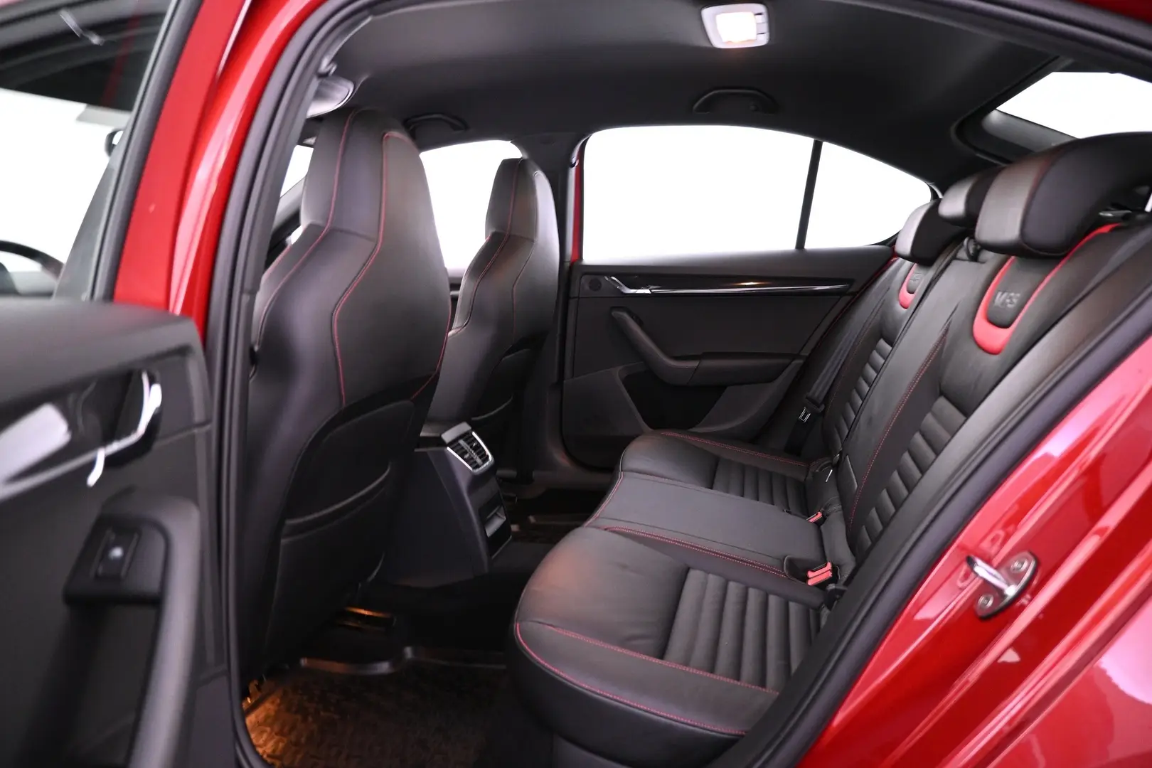 Car Image - 781GFN3ZSYPGylXIAJVXz8