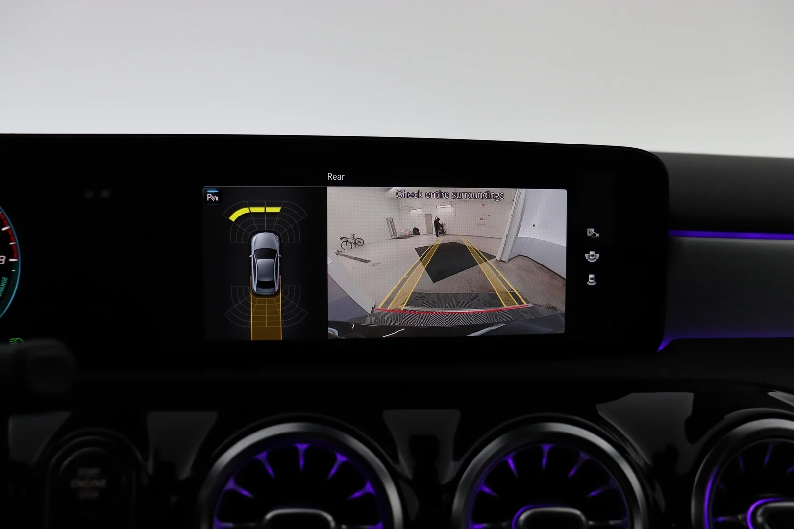 Car Image - 2w3aaUUpwwbrUfxaOp8Ati