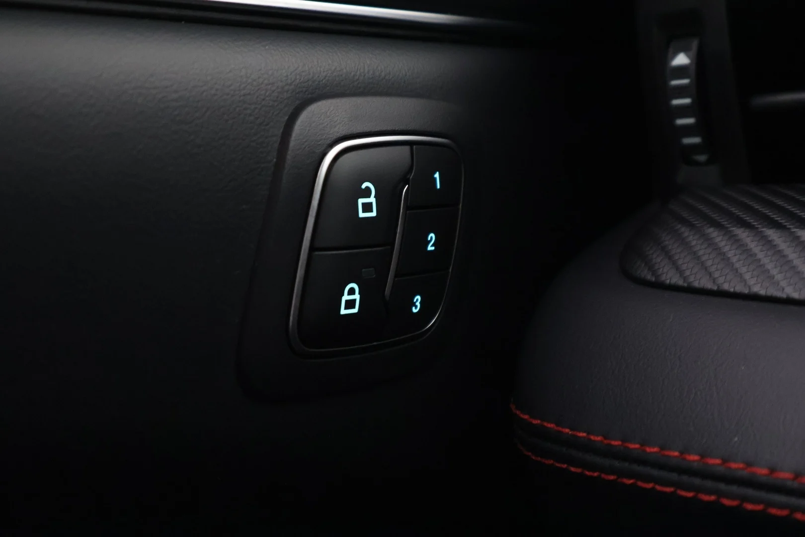 Car Image - HP2Zv8rPqxNGIJZMPVIwC