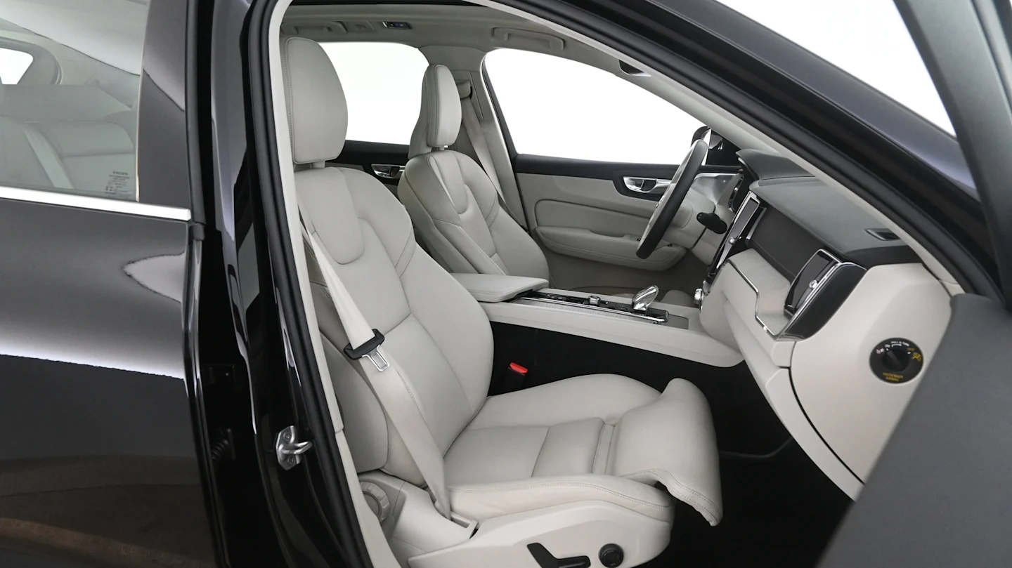 Car Image - 7Iz5fixtiP8Q3996VN07Yt