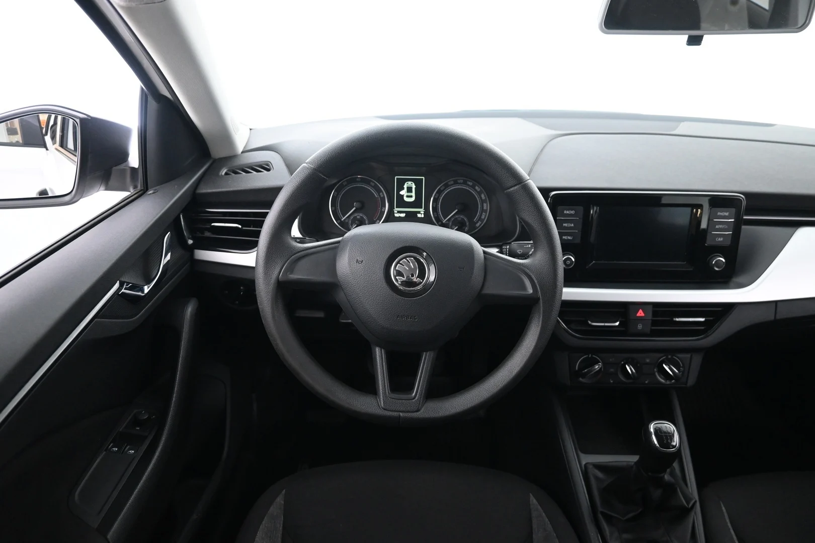 Car Image - 4KHOOK8jHrafjwUmMlBI9W