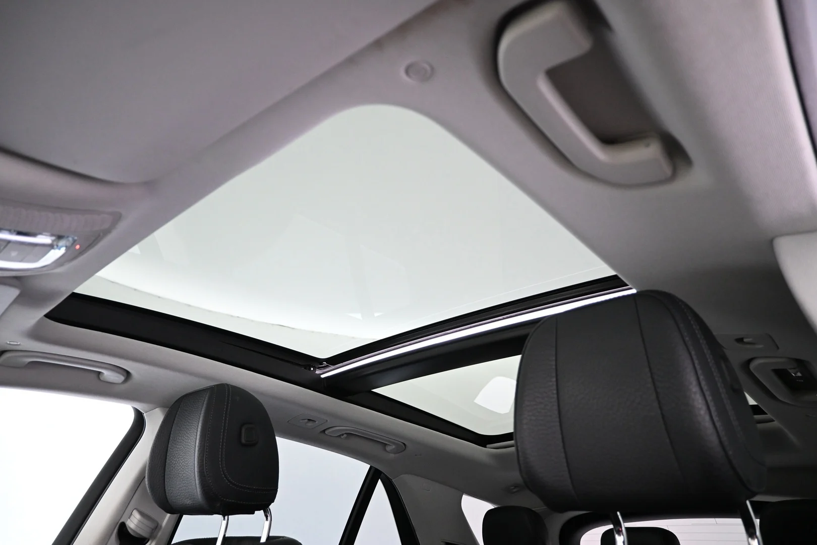 Car Image - 5k6Xdjx4GNPkJq2k81SXEb