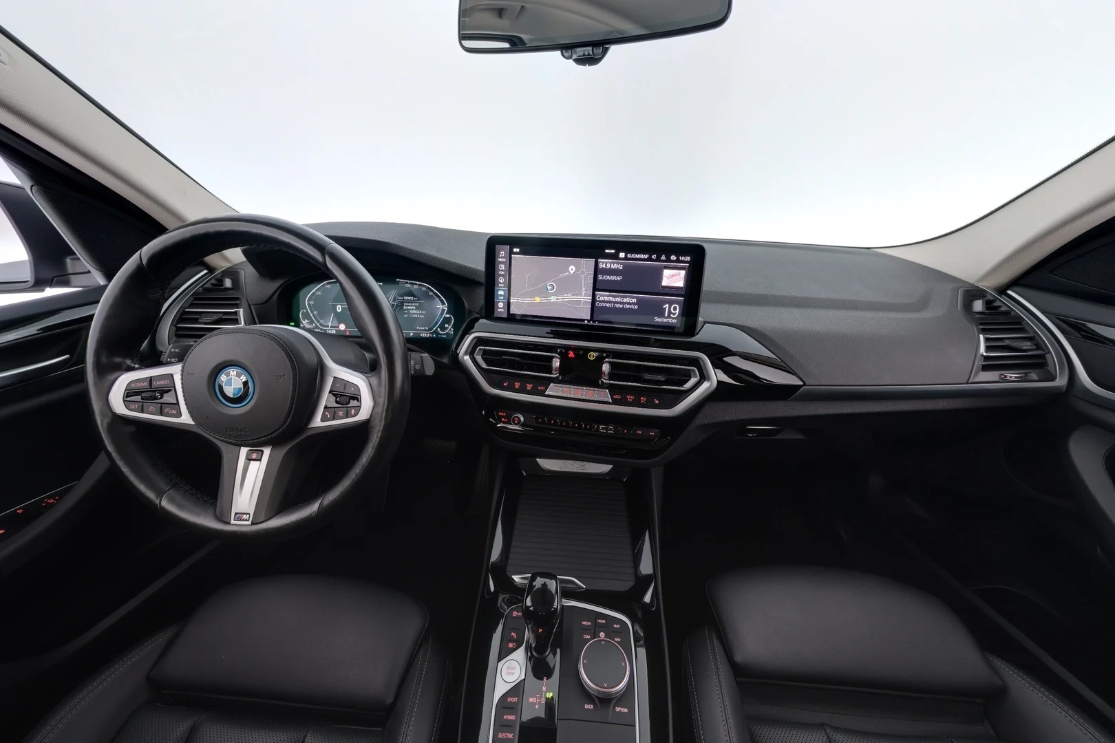 Car Image - QrAamz4UxZJZpAgI8Qyhy