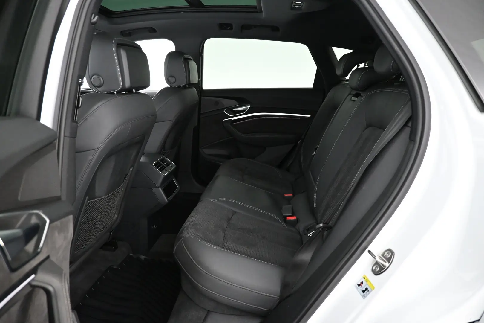 Car Image - 2Vhv4TxSLJLpx4kFKMtuMn