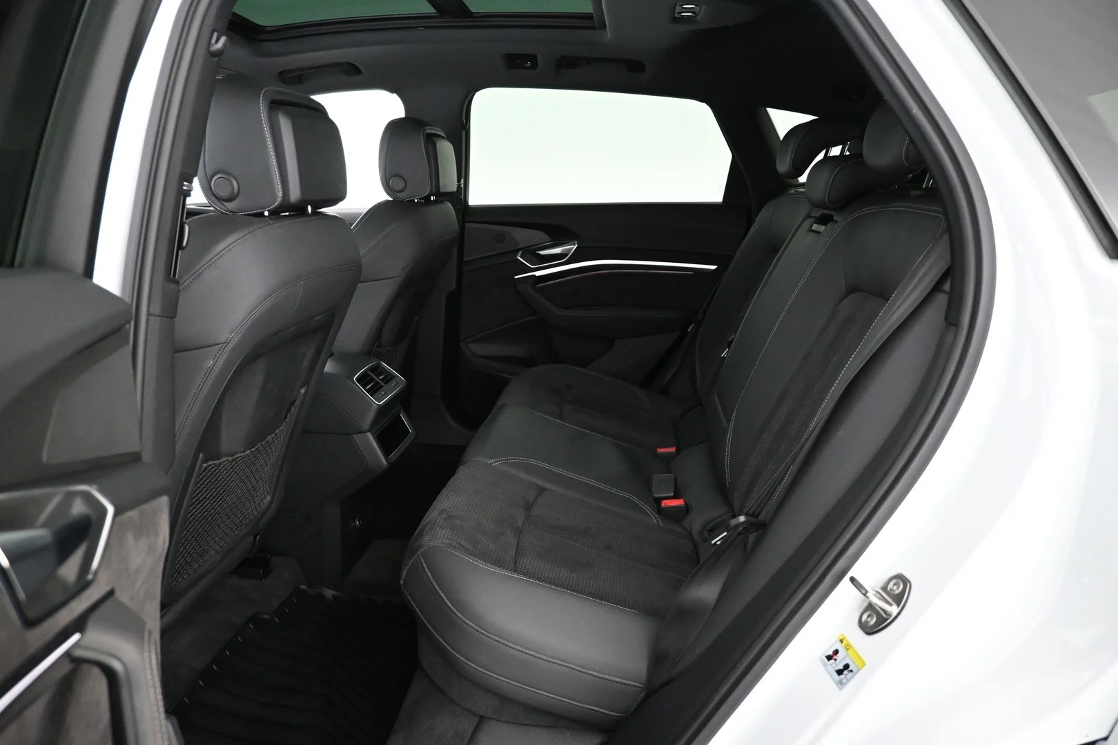 Car Image - 2Vhv4TxSLJLpx4kFKMtuMn