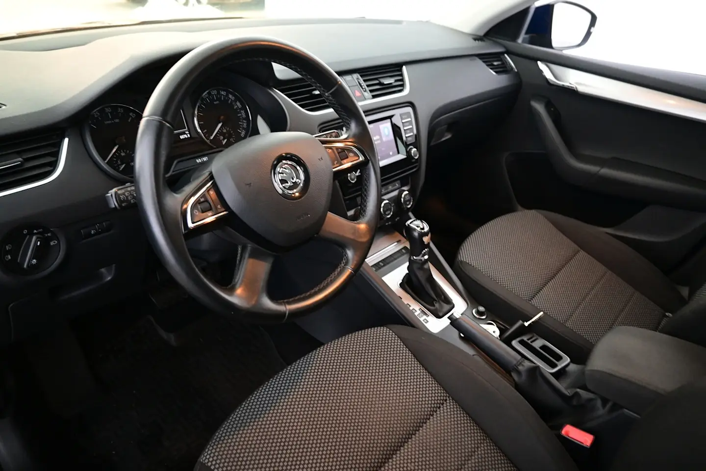 Car Image - 2LvxHJyNZF0sf1ALraMNtK