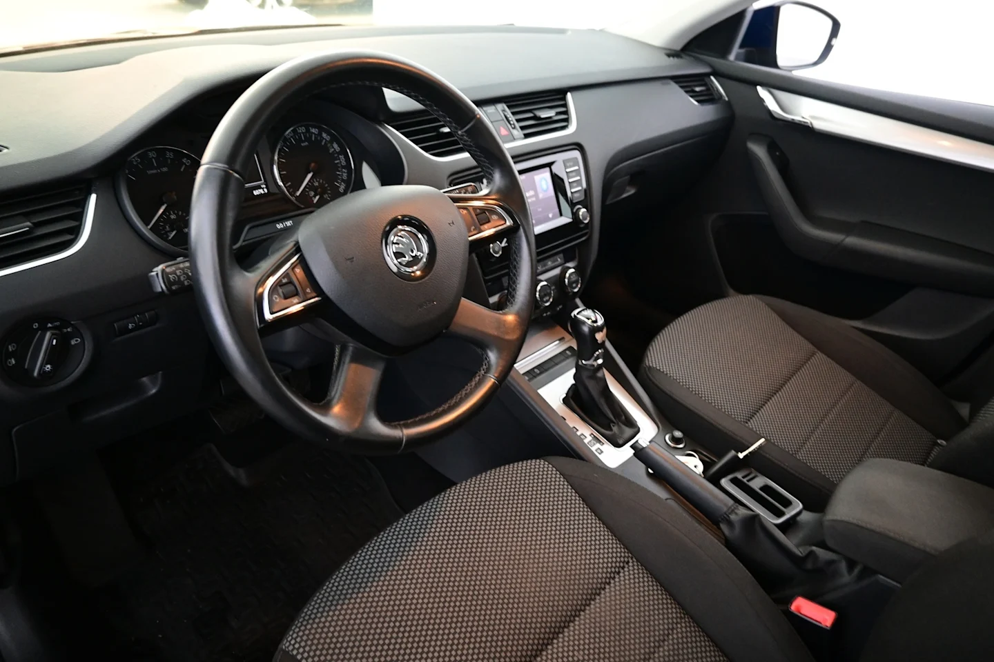 Car Image - 2LvxHJyNZF0sf1ALraMNtK