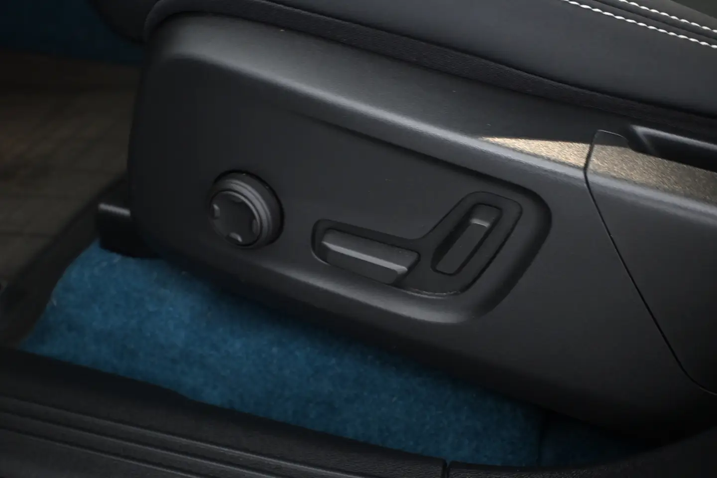 Car Image - 6ASo3uzImekx8Lg2LNgY0Q