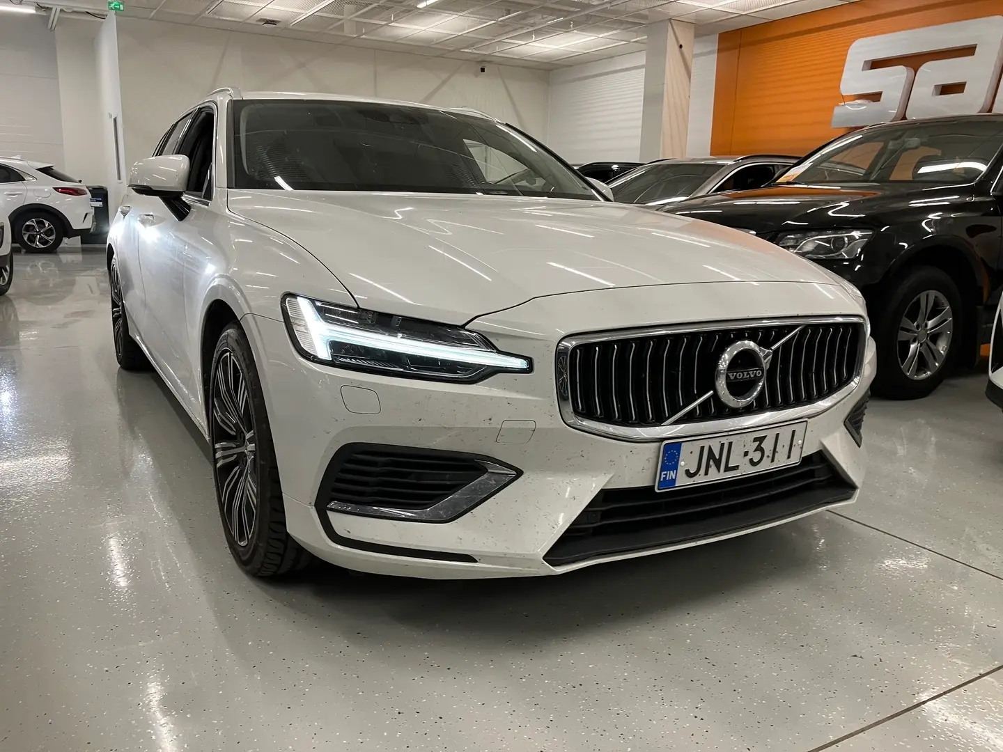 Car Image - uDDOUX4sCfxrj5MZD8XOL