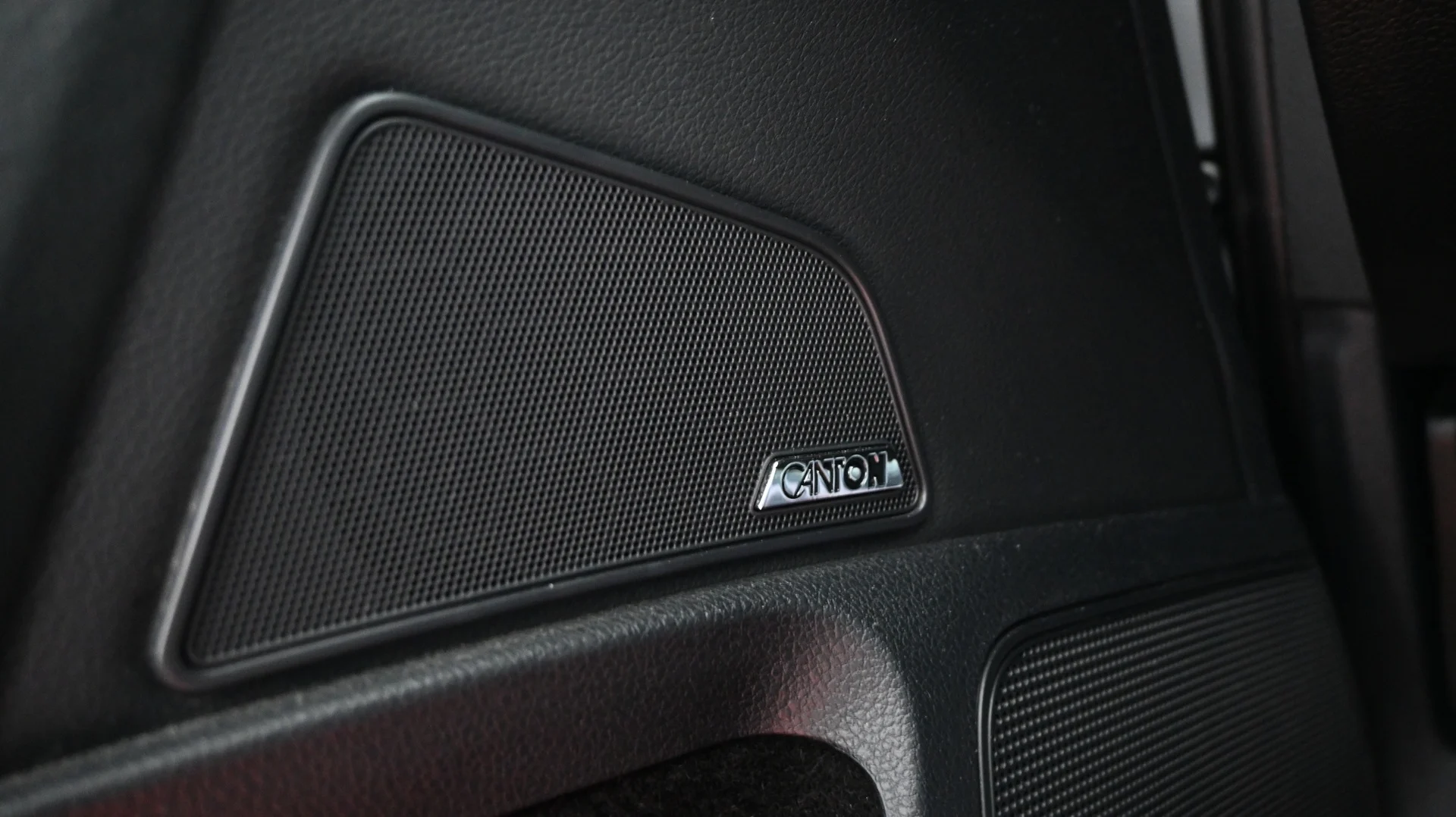 Car Image - 4zQg7lkm1rEsOm2IhGnPoN
